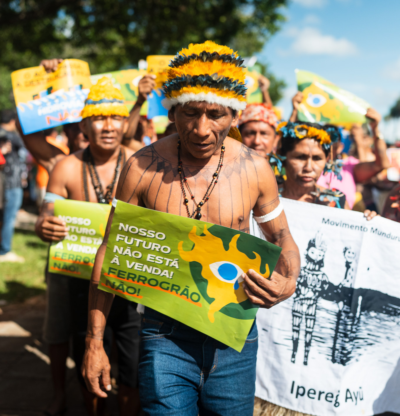 Indigenous activists in Brasília during Free Land Camp